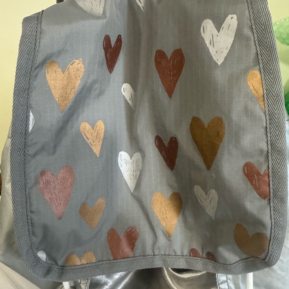 NWOT LeSportsac Silver/Gray Voyager Backpack - Picture 7 of 9